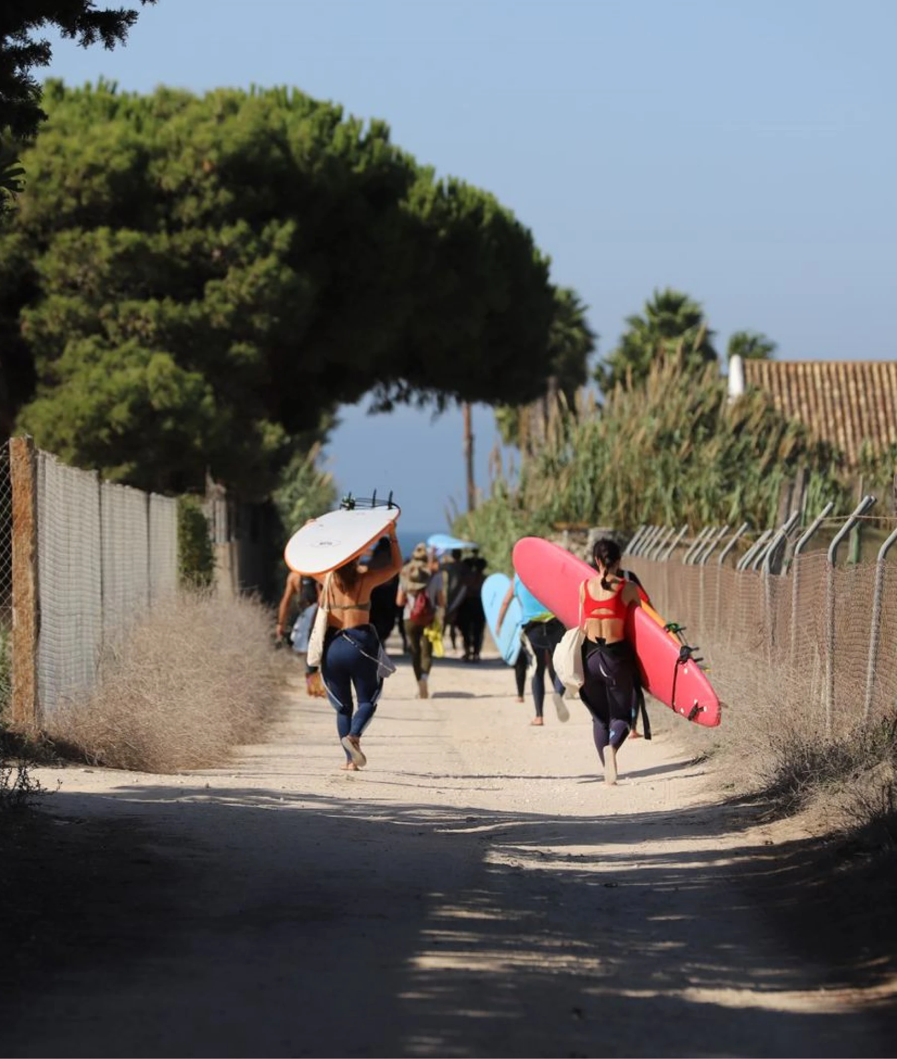 retiro de yoga y surf en Cádiz